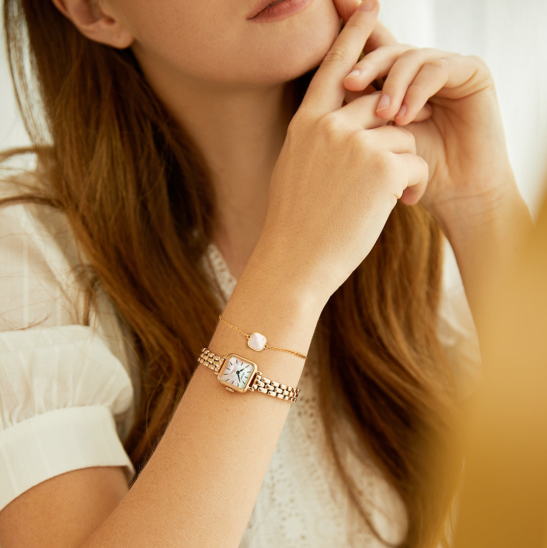 GA | 18mm | Sapphire Glass | Mother-of-pearl Dial