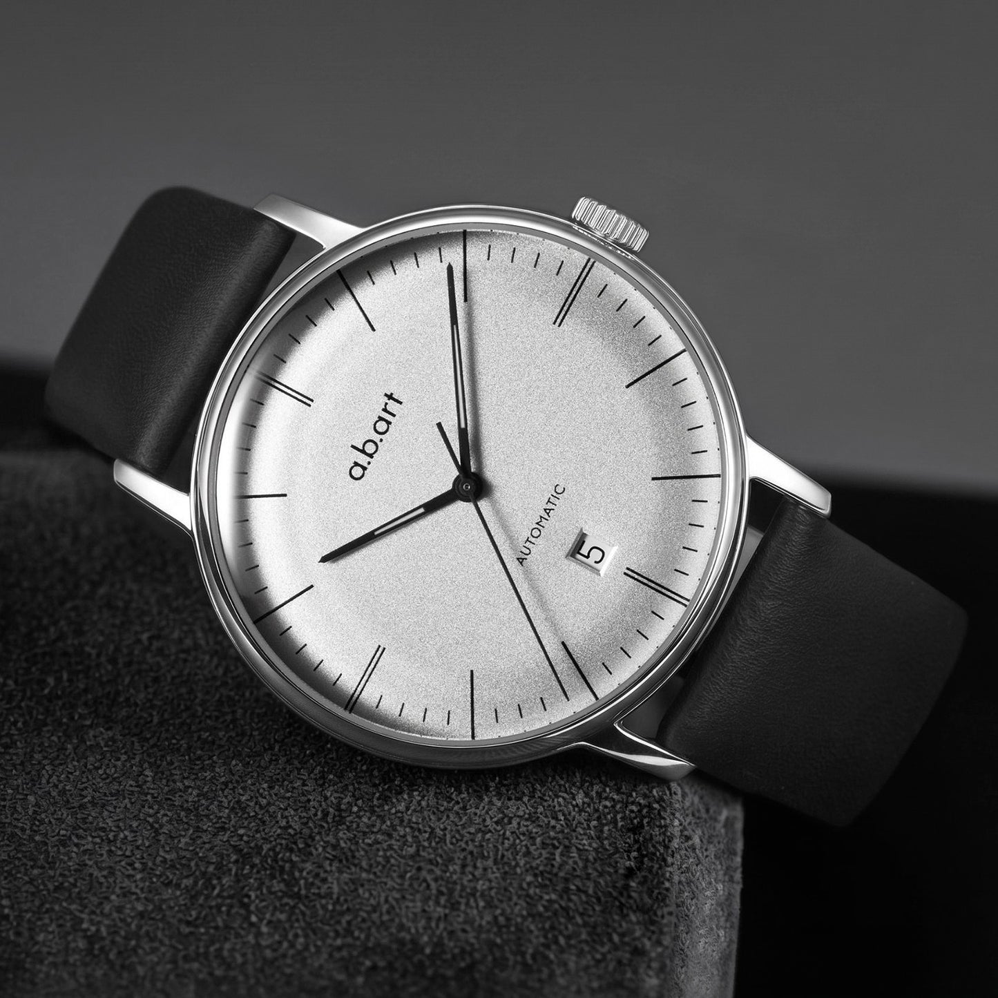 Freiburg Automatic – Bauhaus Classic, Domed Sapphire, MIYOTA 8215, 41 mm