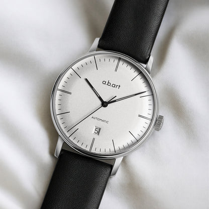 Freiburg Automatic – Bauhaus Classic, Domed Sapphire, MIYOTA 8215, 41 mm