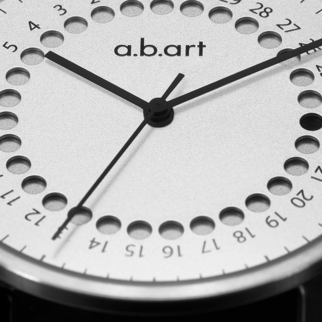 Freiburg | 41 mm | Ronda Swiss Parts Uhrwerk | Saphirglas | O101 Red Dot Design Award Serie