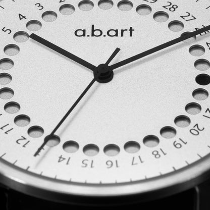 Freiburg | 41 mm | Ronda Swiss Parts Uhrwerk | Saphirglas | O101 Red Dot Design Award Serie