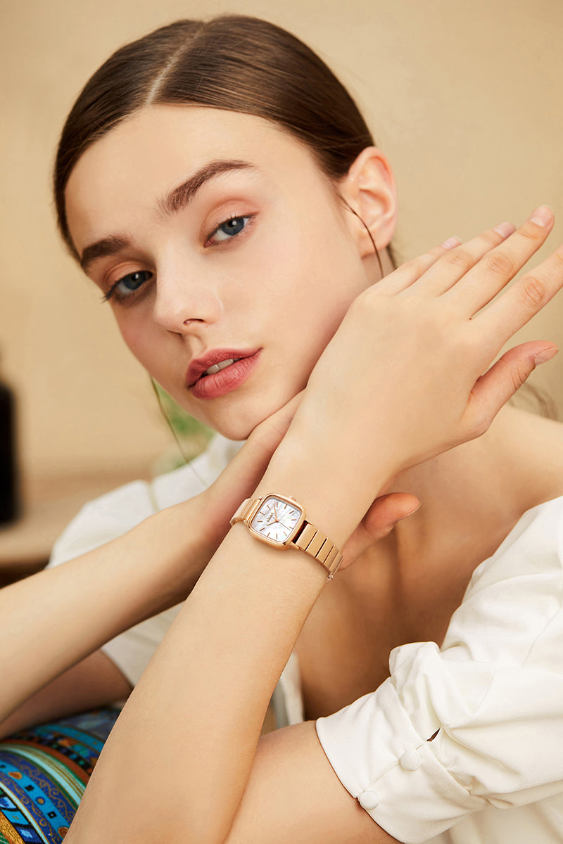 GA | 24*24mm  | Mother-of-pearl Dial